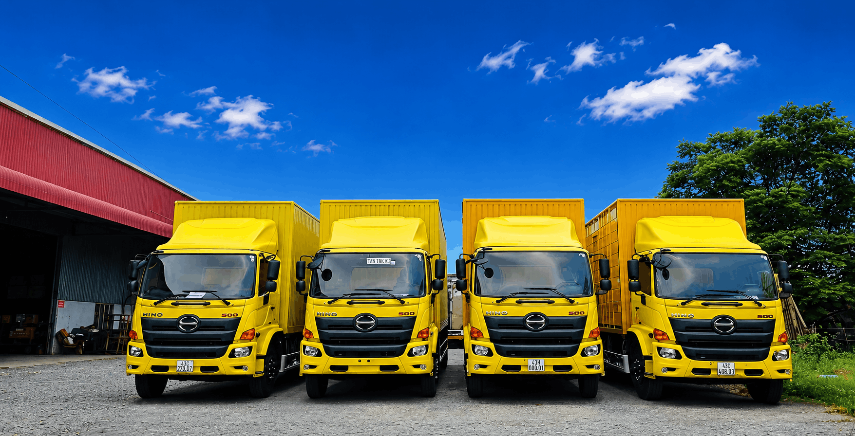 Đội xe tải chở hàng của NPV Logistics dịch vụ thuê ngoài vận tải
